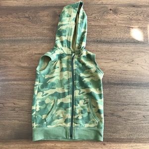 Old Navy 5T camo zip hoodie sweatshirt  vest.
